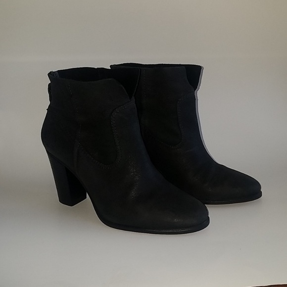 Vince Camuto booties - Picture 5 of 7